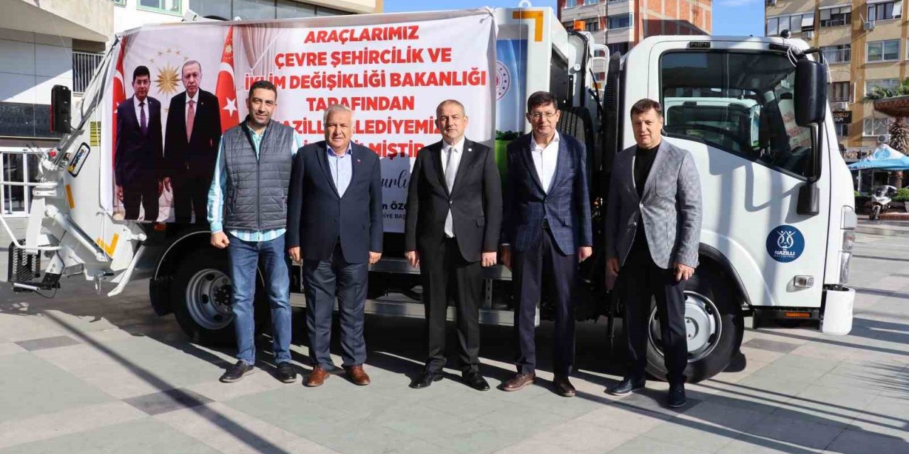 Nazilli Belediyesi’nin filosuna 2 araç daha katıldı