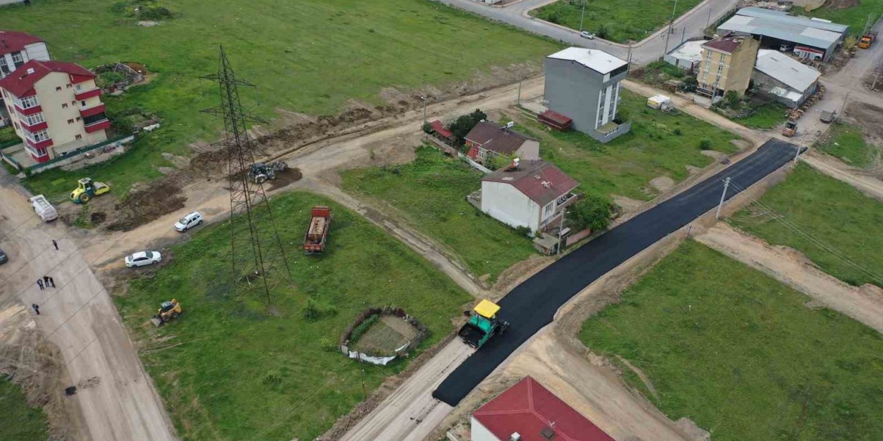 Çayırova’nın 37 sokağında asfalt çalışması yürütülüyor