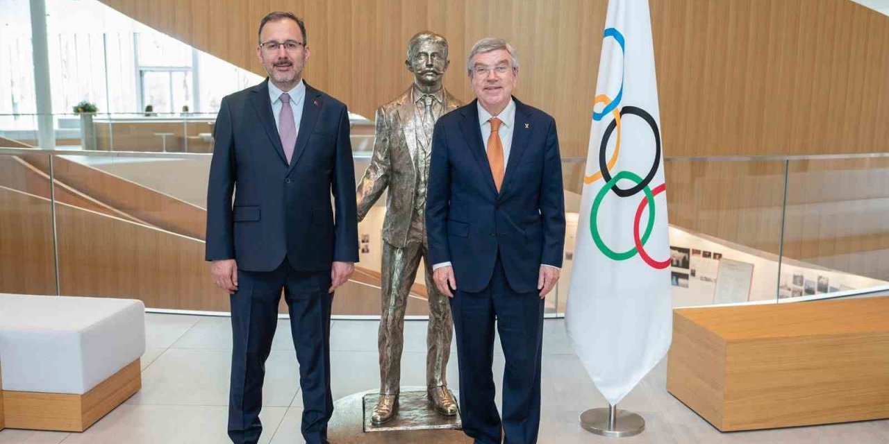 Bakan Kasapoğlu, IOC Başkanı Bach ile Lozan’da bir araya geldi