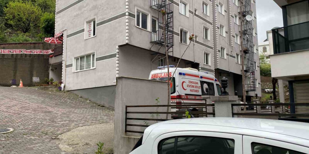 Tartıştığı adamı ayağından vurdu