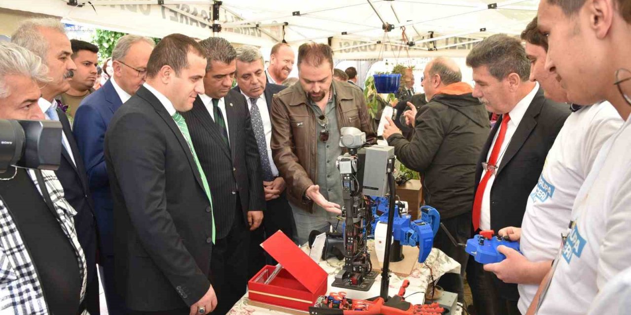 Denizli’de meslek lisesi öğrencilerinin eserleri sergilendi