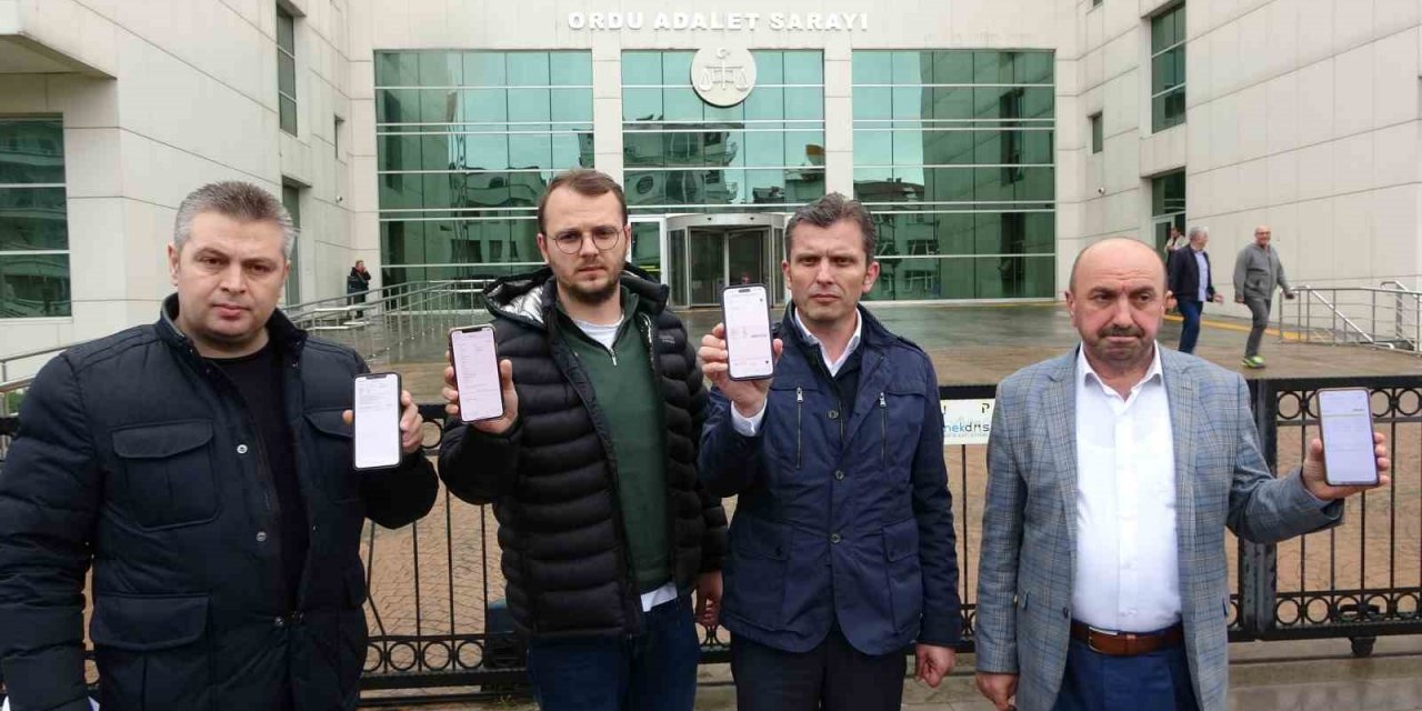 Sıfır araç bayisinde dolandırıldılar