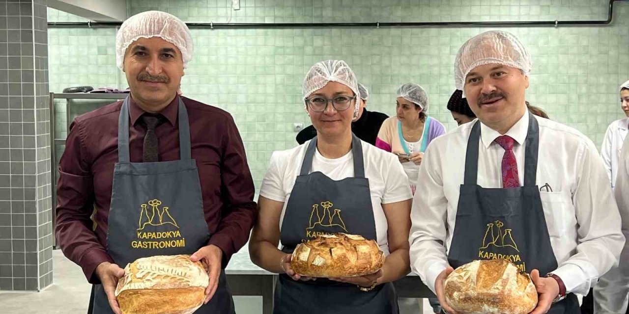 Dr. Öğr. Üyesi Banu Süzen uyardı: “Tam tahıllı undan üretilen ekmeği tüketin”