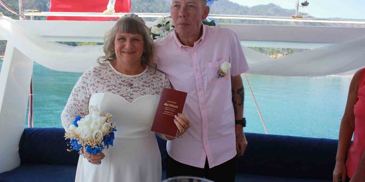 İngiliz çift Marmaris’te nikâhlandı
