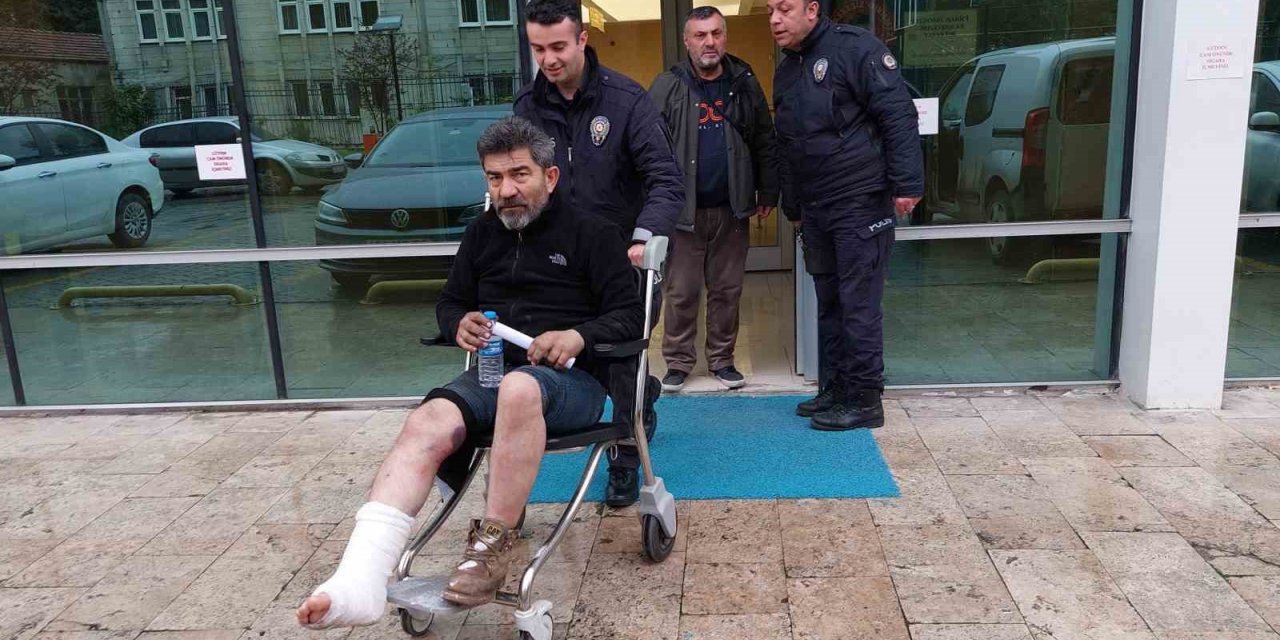 Kendilerine çarpan kamyona ateş edince kendi arkadaşı olan kadını öldürdü