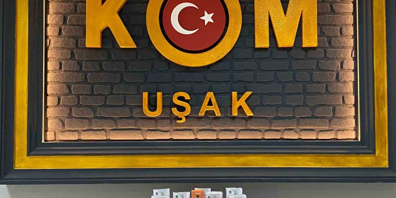 Uşak’ta yüklü miktarda kaçak  tütün mamulü ele geçirildi