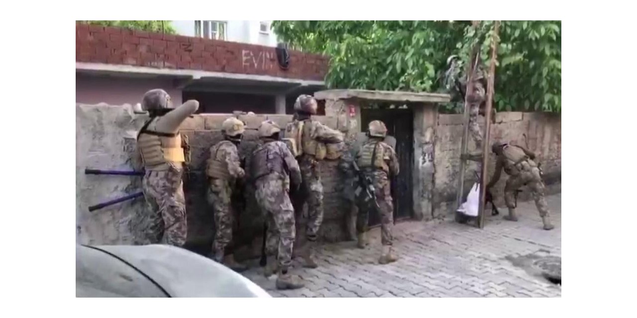 Batman’da terör örgütü FETÖ/PDY’ye yönelik operasyonda 3 şüpheli yakalandı