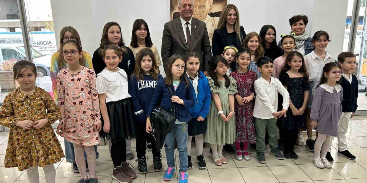 Nilüfer’de kursiyerlerin ebru sergisi