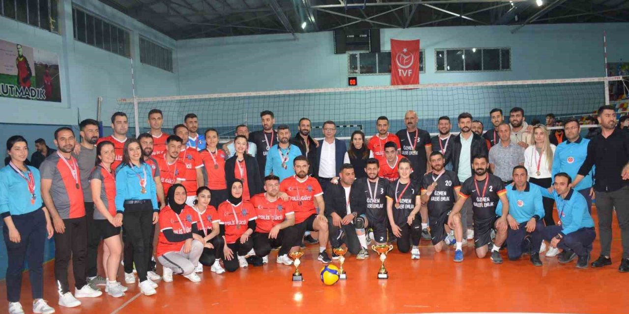 Silopi’de kurumlar arası voleybol turnuvası
