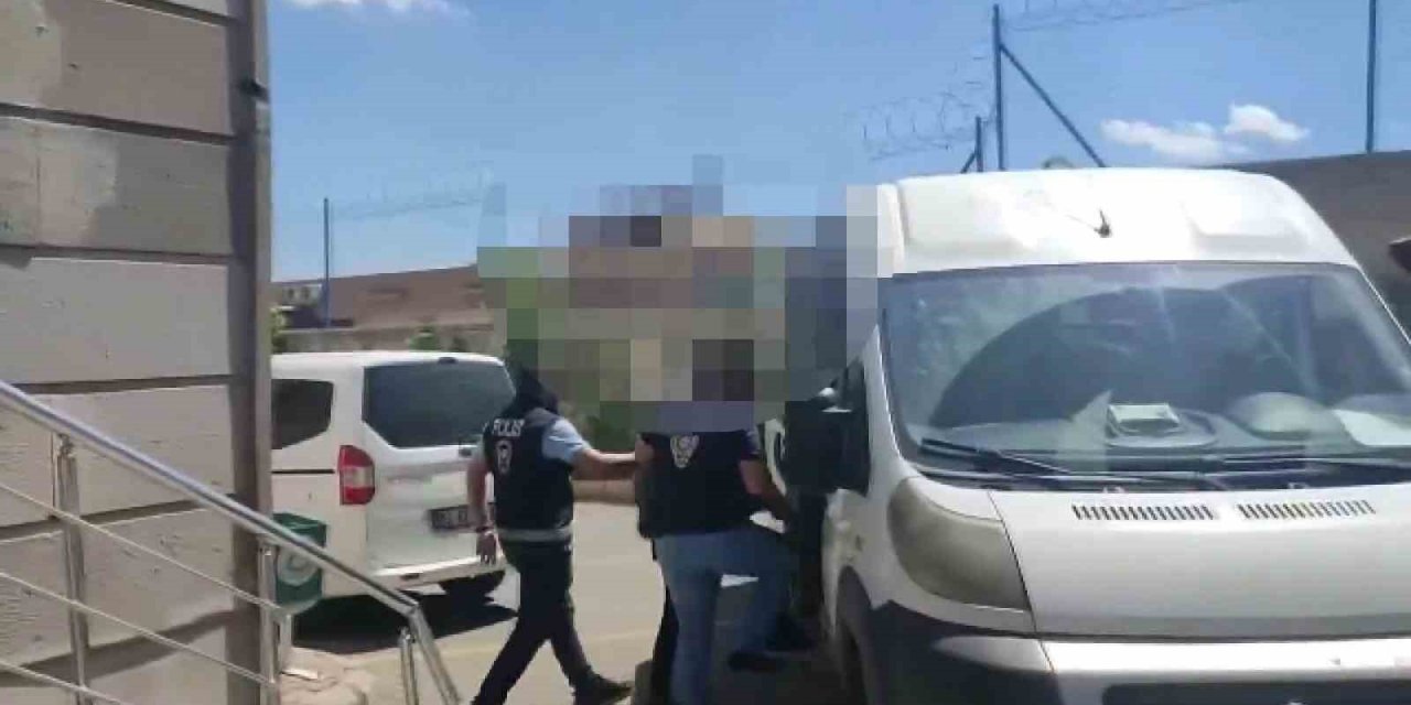 Araç hırsızları yakalandı