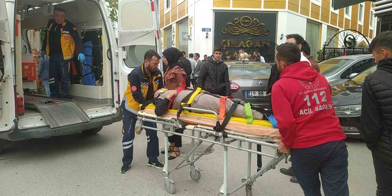 Yola düşen çocuğun ayağının üzerinden otomobil geçti