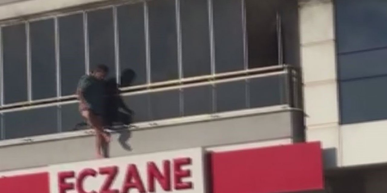 İzmir’de korkutan yangın: Dakikalarca balkonda mahsur kaldı