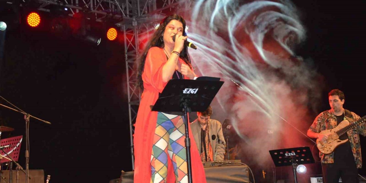 Didim Vegfest konserlerle devam ediyor