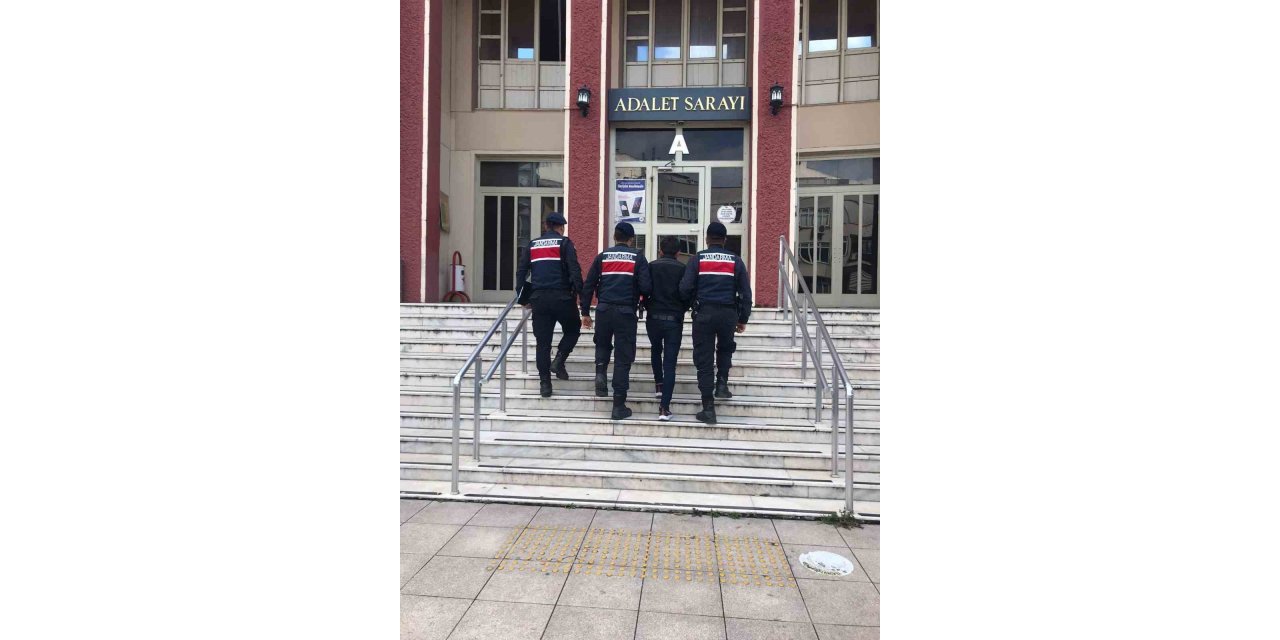 Aranan şahıslar Jandarma tarafından yakalandı
