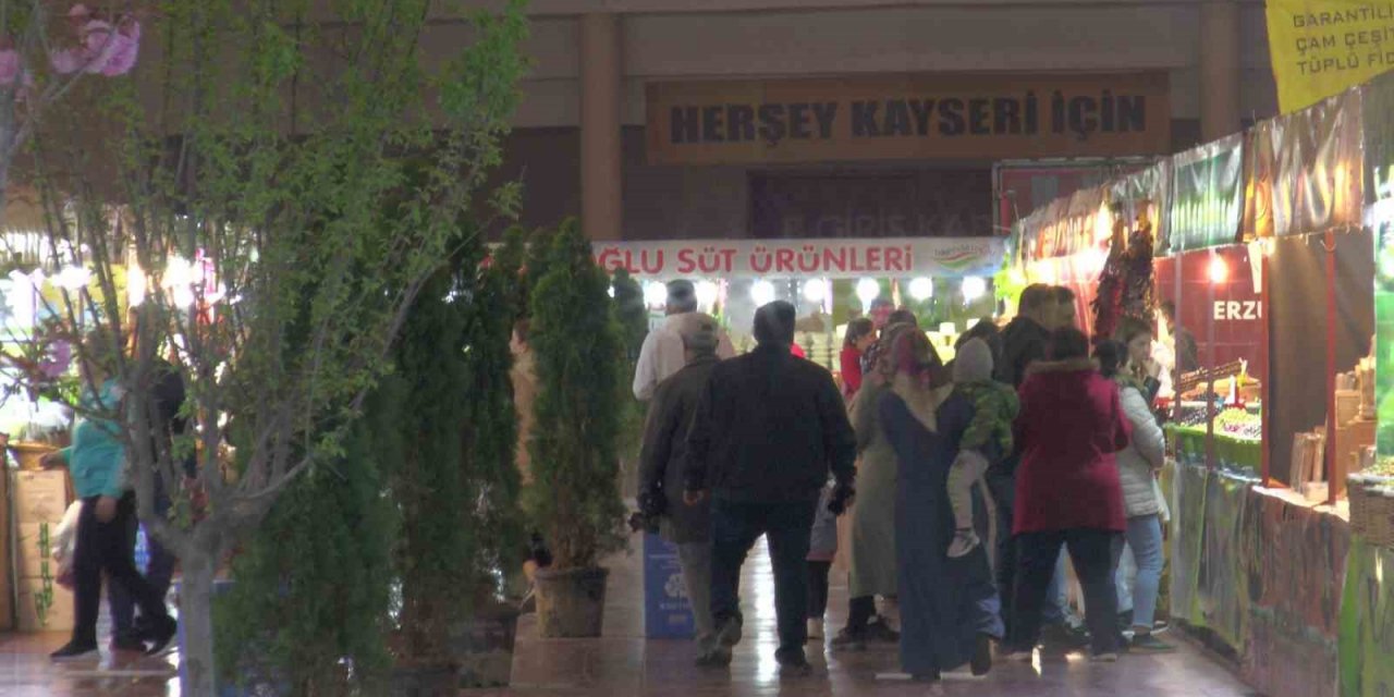 Kayseri Yöresel Ürünler ve Bahçe Botanik Fuarı ziyaretçilerini ağırlamaya devam ediyor