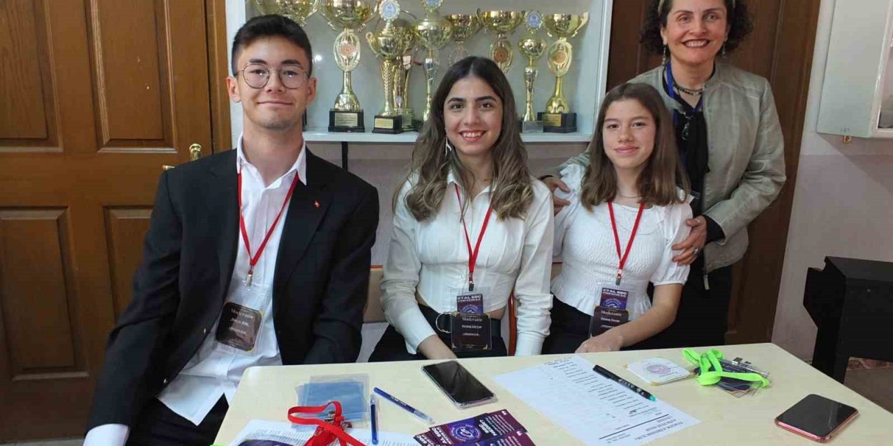 Balıkesir’de Sosyal Bilimler Çalıştayı 200 öğrenciyi buluşturdu