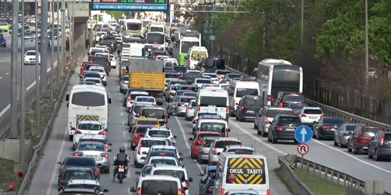 D-100’de yoğun trafik