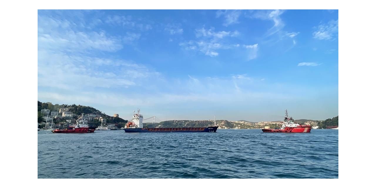 İstanbul Boğazı’nda kargo gemisi makine arızası yaptı