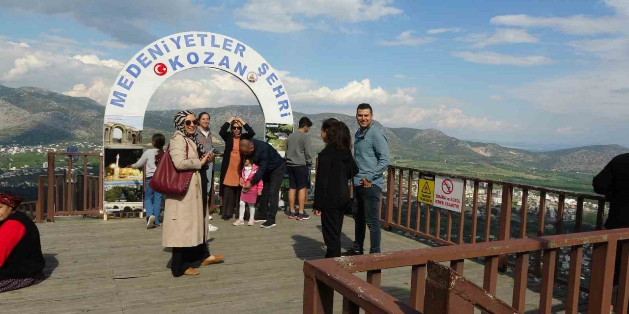 Tarih ve doğa zengini Kozan’a tatilde ziyaretçi akını