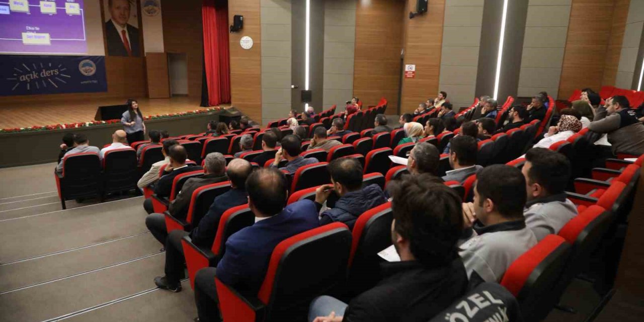 Melikgazi personeline etkili iletişim semineri