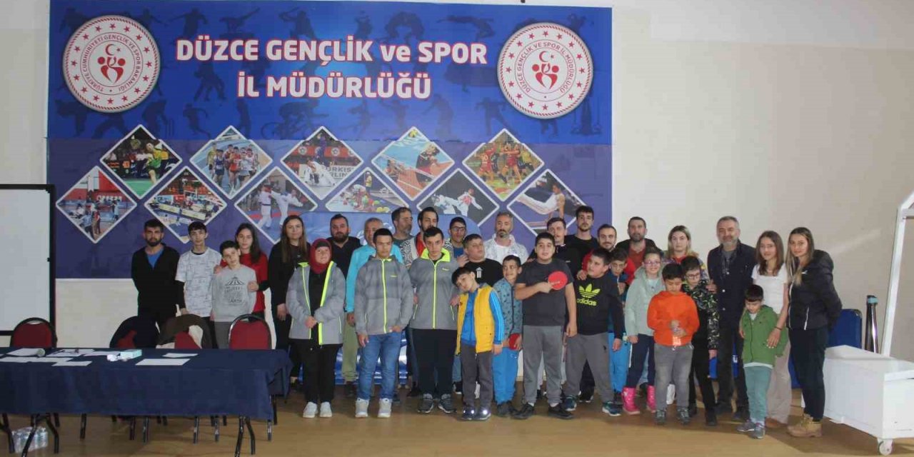 Özel raketlerin turnuvasını dostluk kazandı