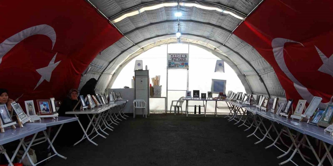 Evlat nöbetindeki Üçdağ: “Çocuğumun hayalini elinden alıp silah verdiler”