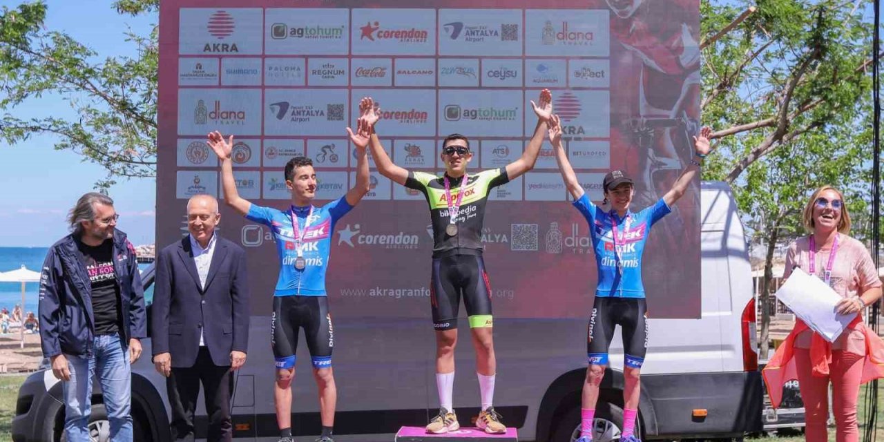 AKRA Gran Fondo Antalya yol bisikleti yarışında ödüller sahiplerini buldu