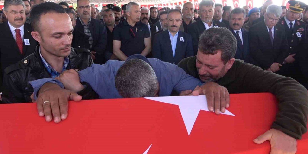 Şehit polis memuru Resul Barutçu, Osmaniye’de toprağa verildi