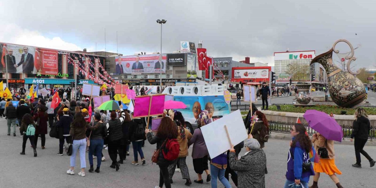 1 Mayıs Erzincan’da kutlandı