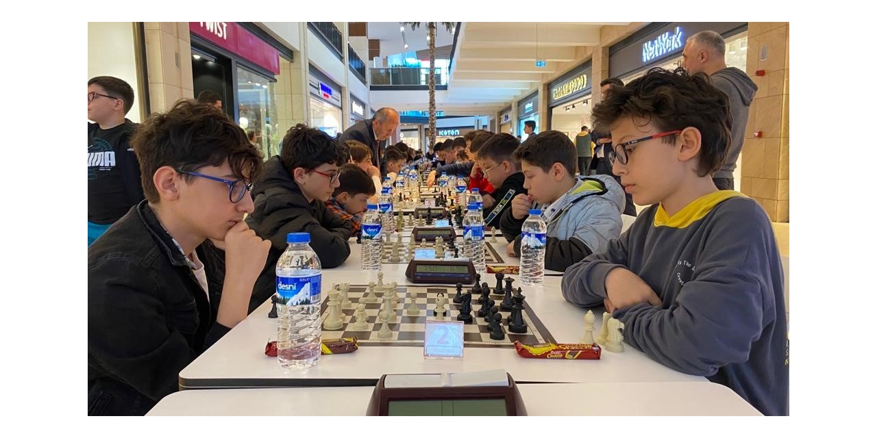 Forum Trabzon’da geleneksel satranç turnuvasının bu yıl 5.’si düzenlendi