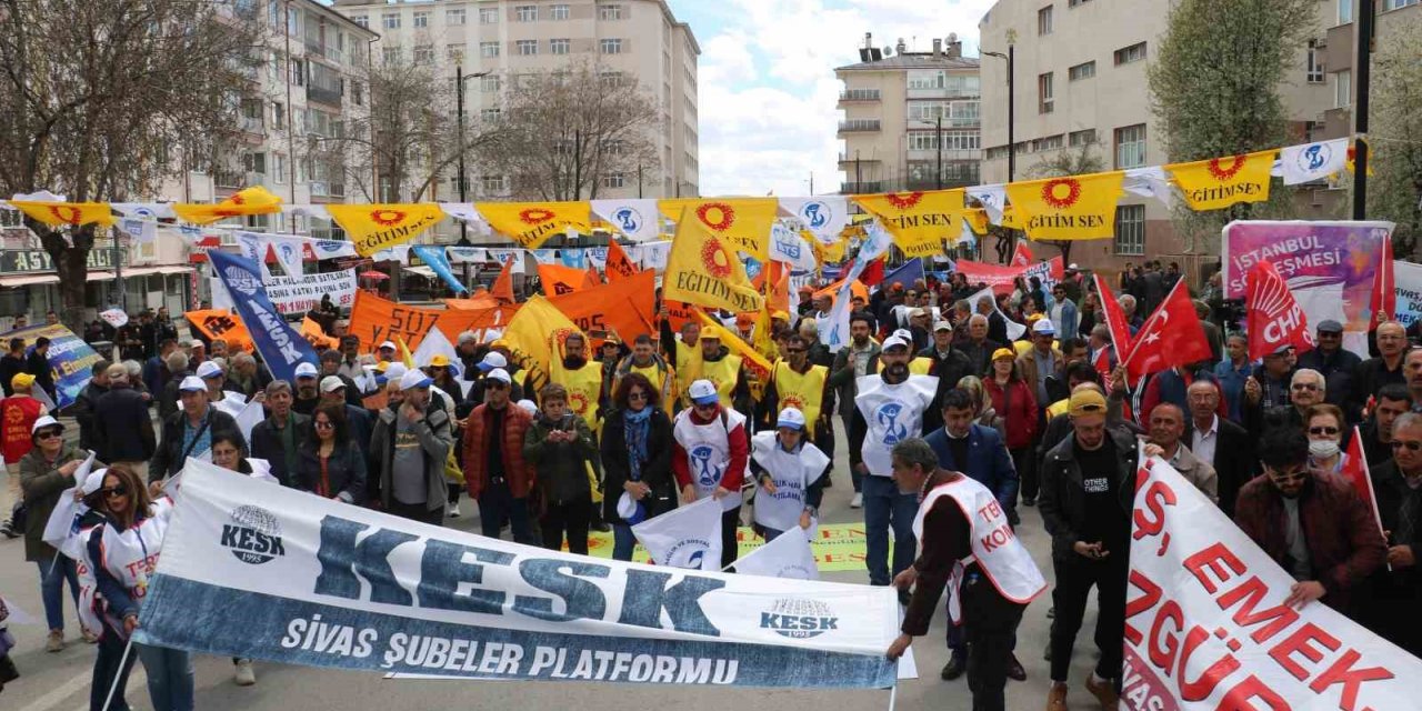 Deprem felaketinden dolayı davulsuz zurnasız 1 Mayıs kutlandı