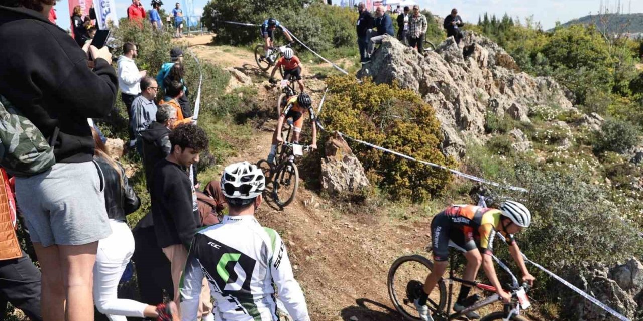 Zorlu parkurda kıran kırana mücadele