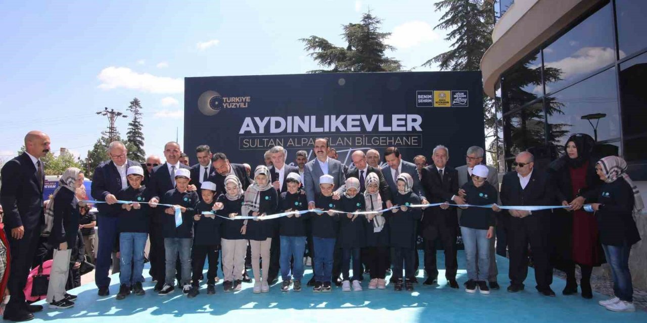Konya’daki 20. Bilgehane Aydınlıkevler'de dualarla açıldı