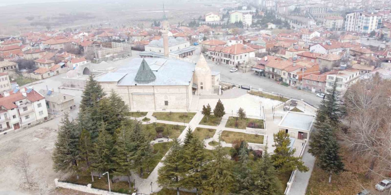 Konya Beyşehir’deki tarihi camiyi Ramazan ayı boyunca 27 bin kişi ziyaret etti