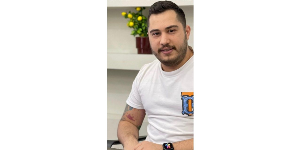 Fatih’te bir kişi evinin penceresinden kavgaya müdahalede bulunan polisin açtığı uyarı ateşiyle yüzünden yaralandı