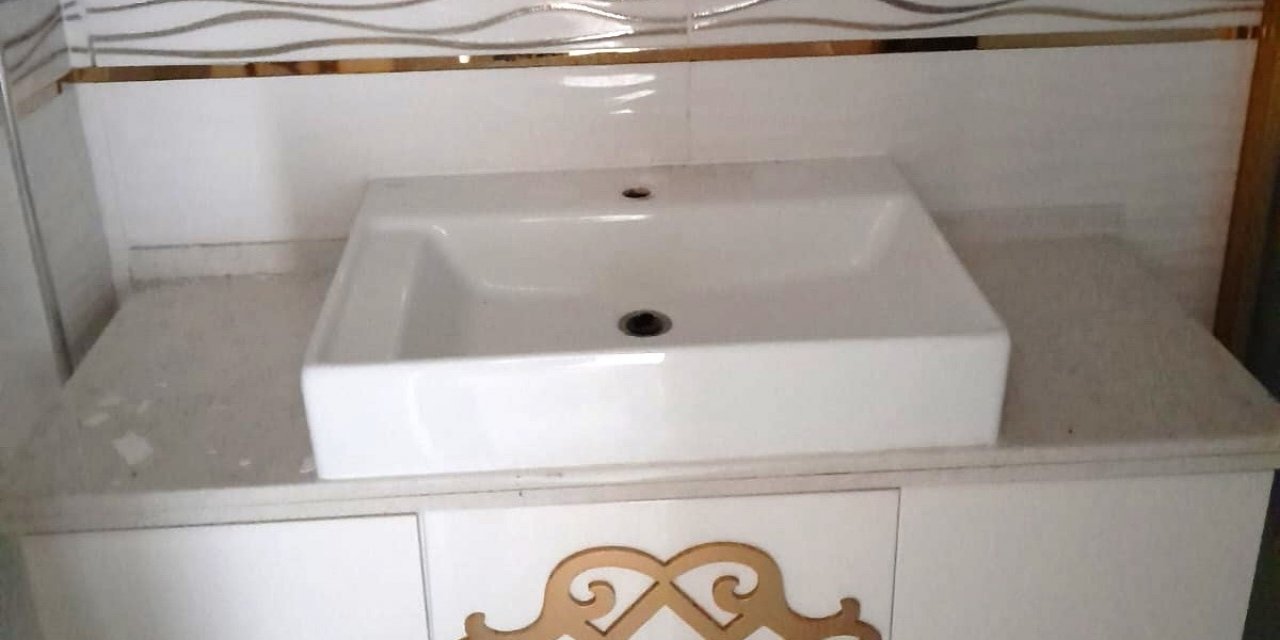 Dairenin musluklarına kadar çaldılar