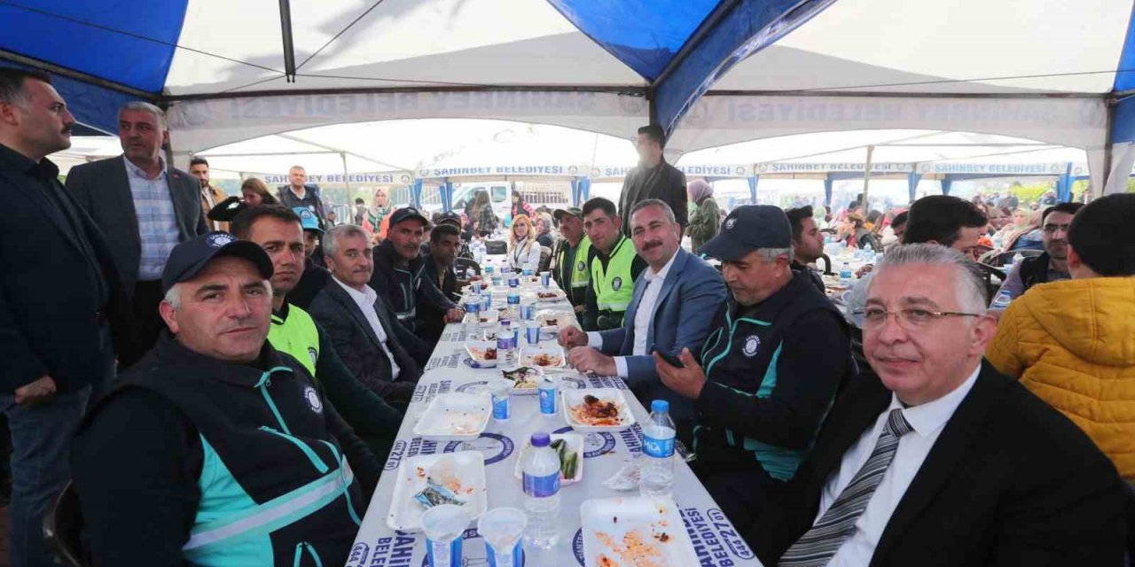 1 Mayıs’ı çalışanları ile kutladı