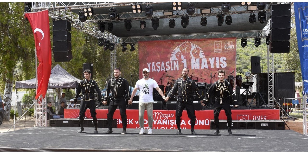 Kuşadası Belediyesi çalışanları 1 Mayıs’ı piknik yaparak kutladı