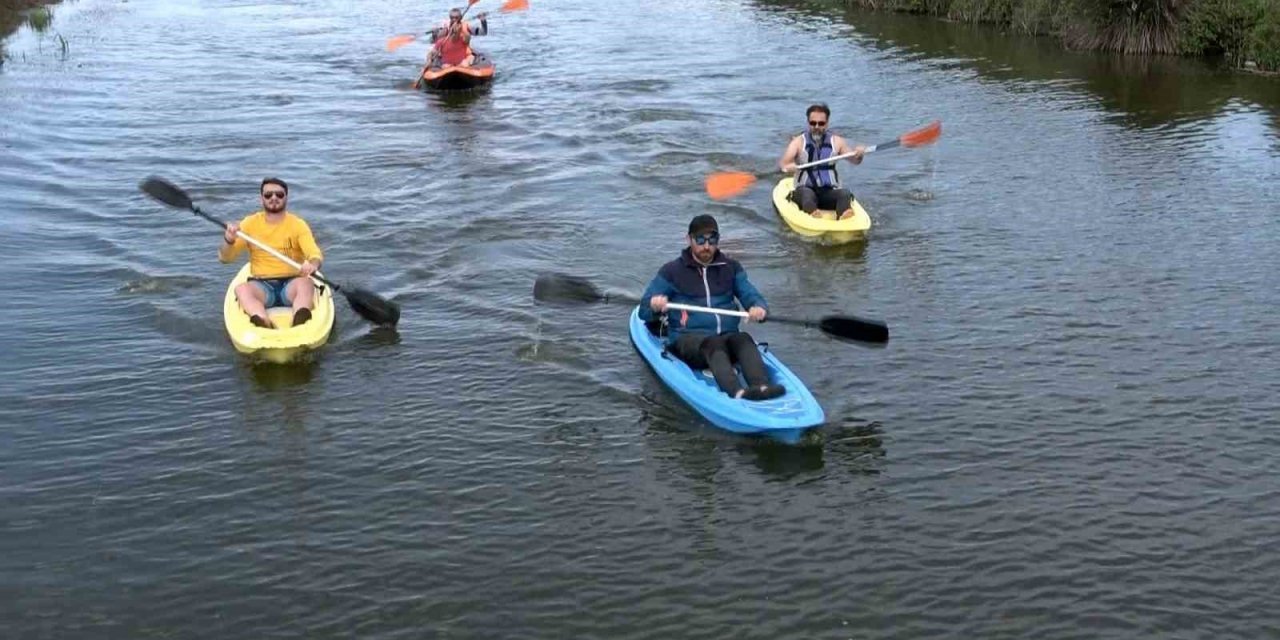 Kuş Cenneti kanolarla şenlendi