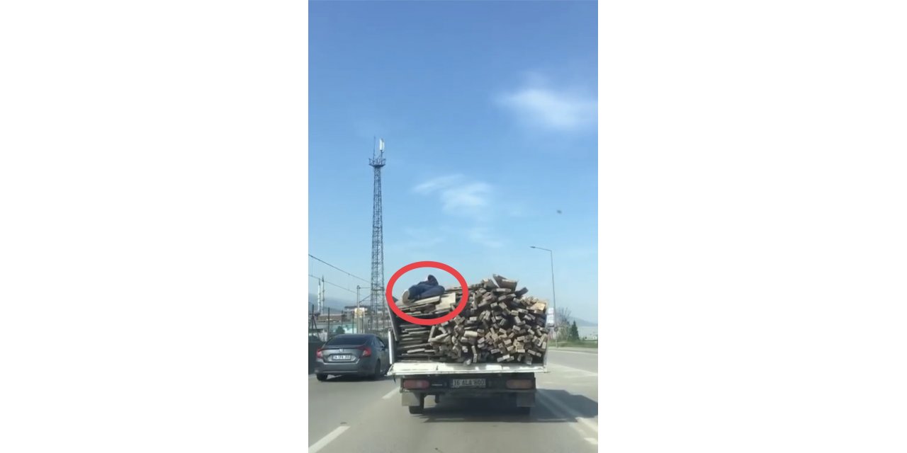 Bursa’da kendi canını hiçe saydı, odunların üstüne uzanarak böyle gitti