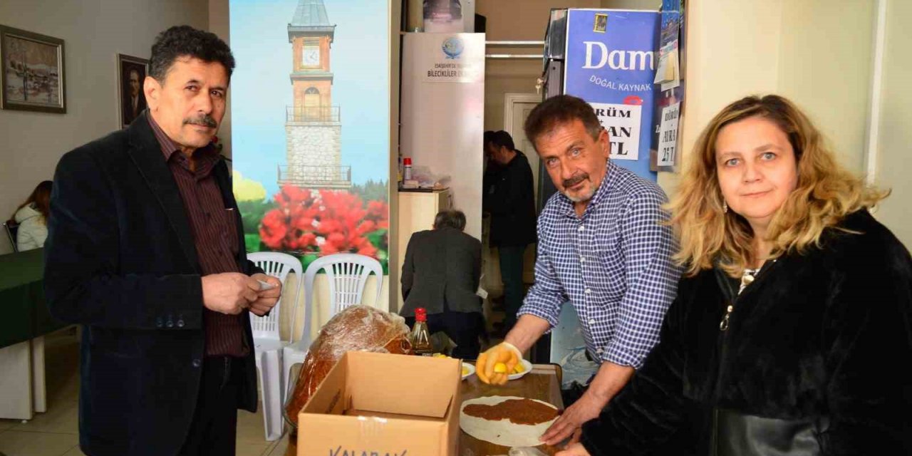Eskişehir’de yaşayan Bileciklilerden ‘çiğ köfte’ etkinliği