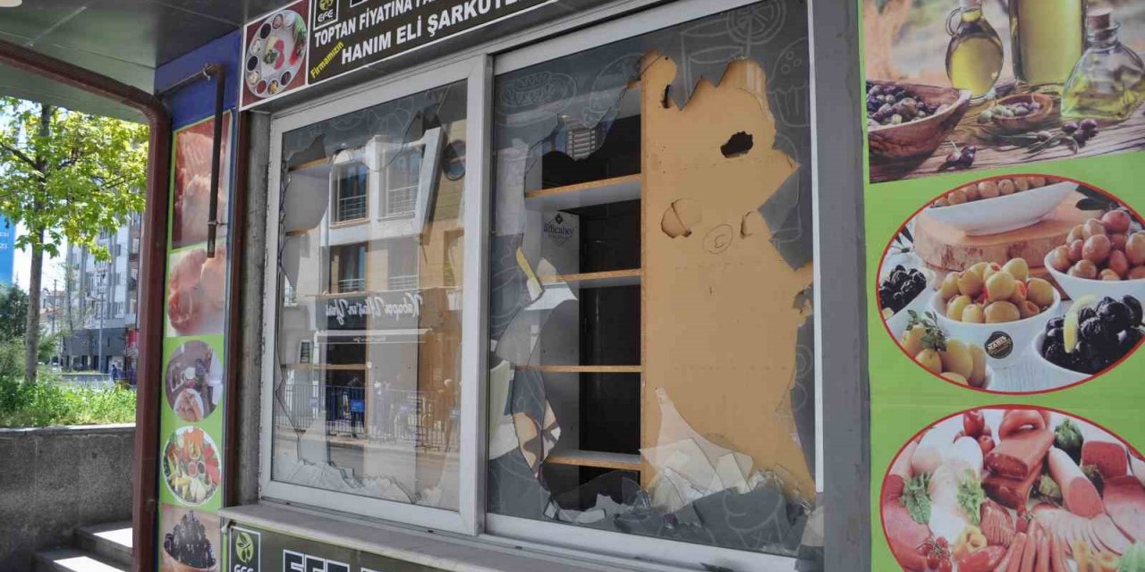 Kullanılmayan büfe vandalların hedefi oldu