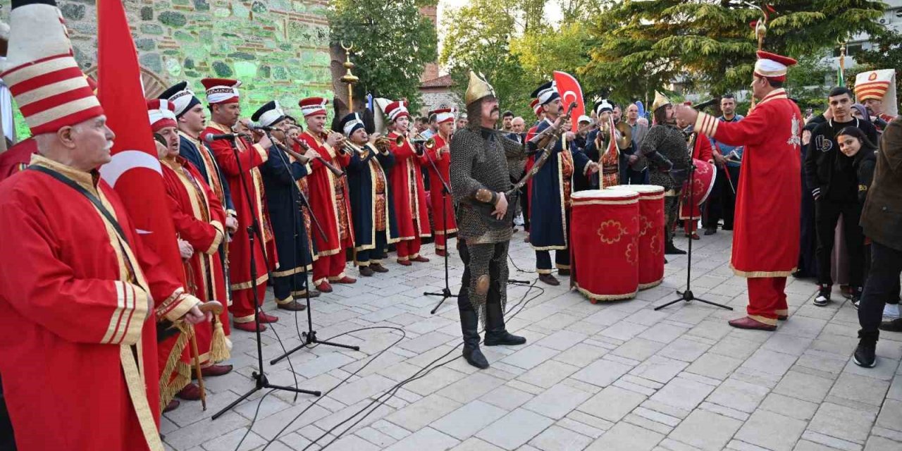 Bursa’nın tarihi hanlar ve çarşıları bir meydan daha kazandı