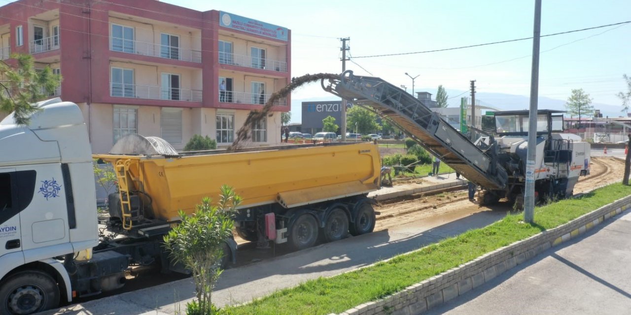 Büyükşehir, Aydın’ın yollarını yenileniyor