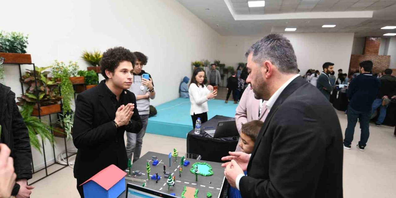 Pursaklar’ın bilim insanı adayları Bilim Şenliği’nde