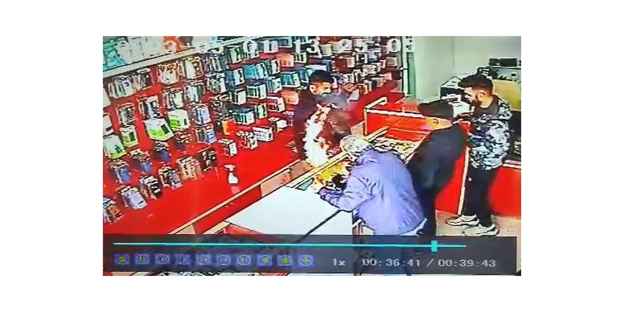 Telefon bataryasının patlama anı kameraya yansıdı