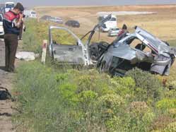Trafik kazası: 2 ölü, 1 yaralı