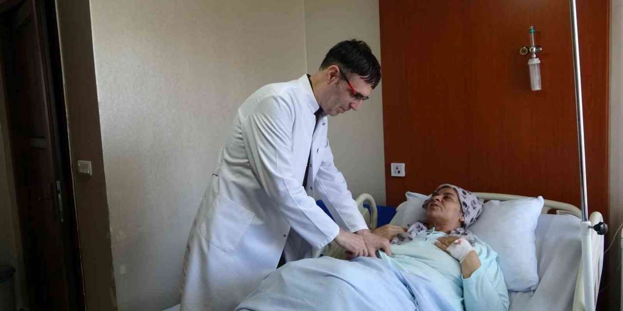 Kadının safra kesesinden 2 bin taş çıktı