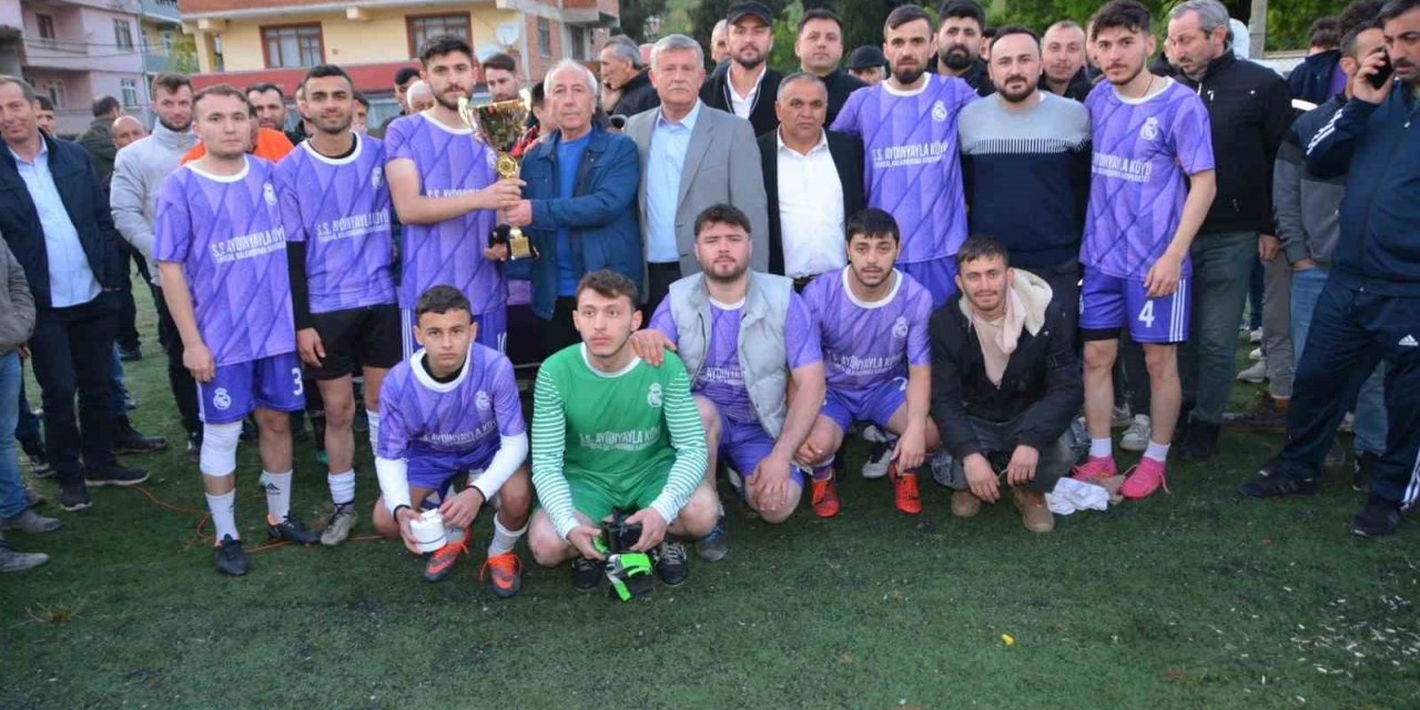 Köyler arası futbol turnuvasının şampiyonu Dağköyü oldu