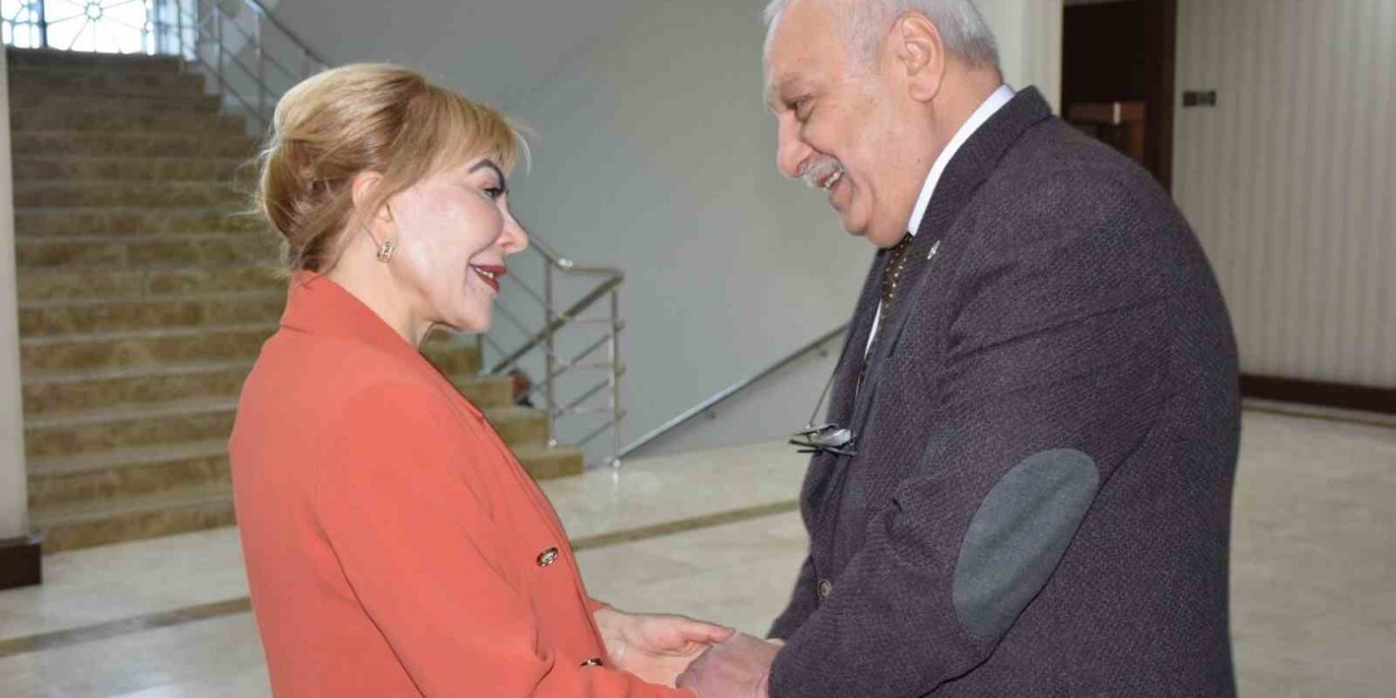 Prof. Dr. Açık, kurum personeli ile buluştu